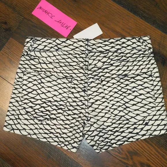 NWT Betsey Johnson shorts - Picture 3 of 5
